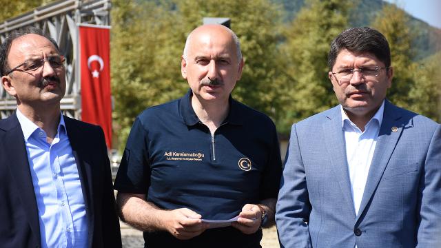 Bakan Karaismailoğlu: Selde hasar gören tüm yolları bir bir trafiğe açtık