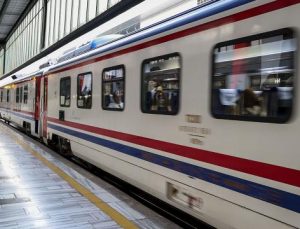 99 genç ile yola çıkan Zafer Treni Afyonkarahisar’da