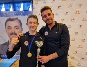 Genç milli eskrimci Yalgın Yeter, Ukrayna’da şampiyon oldu