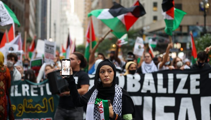 New York`ta Filistin`e destek gösterisi