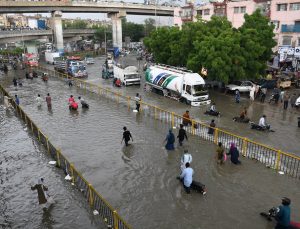 Pakistan’da aşırı yağış: Elektrik kesintileri yaşandı