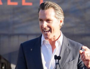 California Valisi Newsom’un dört çocuğundan ikisi COVID-19