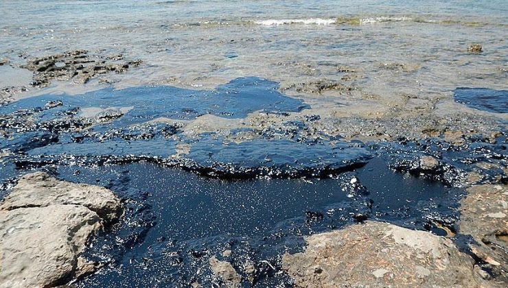 Dalgıçlar, körfez petrol sızıntısının kaynağını buldu: Kırık boru hattı!