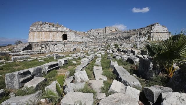Didim’deki antik kentte 2 bin 400 yıllık iki eve ulaşıldı