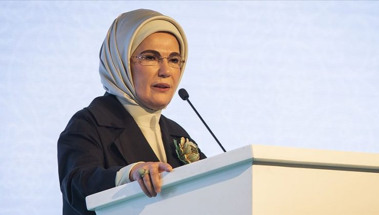 Emine Erdoğan, ders başı yapan öğrencilere başarılar diledi