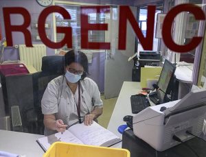 Fransa’da Kovid-19 aşısı olmayan yaklaşık 3 bin sağlık çalışanı açığa alındı