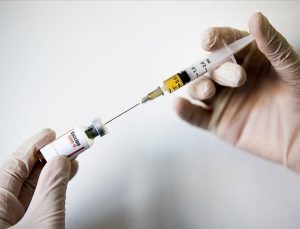 İtalya, Kovid-19 aşısında 3. doza yeşil ışık yaktı