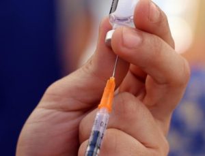 ABD’de 3’üncü doz aşı yaşlılara uygulanacak
