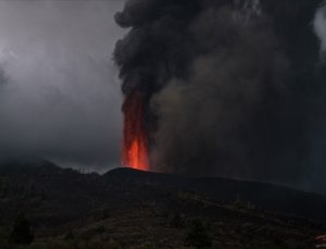 Yanardağın harekete geçtiği La Palma felaket bölgesi ilan ediliyor