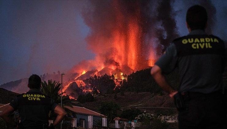 La Palma’da lavlar 462 evi yaktı