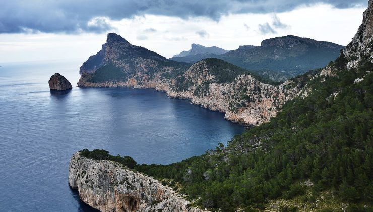 Mallorca’da kayalıklara tırmanan iki Amerikalı hayatını kaybetti