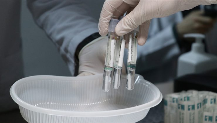 Sağlık Bakanı Koca: PCR testleri öncesinde veliler bilgilendirilip onayları istenecek