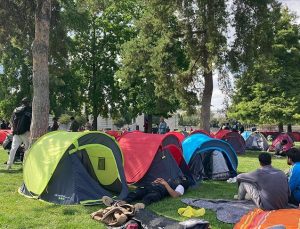 Fransa’da tahliye edilen evsizler gözaltına alınmış!