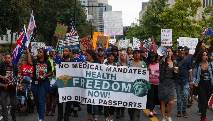 New York’ta aşı zorunluluğuna karşı protesto düzenlendi