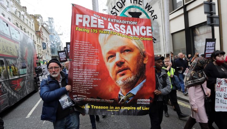 Assange destekçileri Londra’da gösteri düzenledi