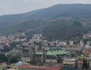 Bursa’da kentin silüetini bozan binalar yıkılıyor