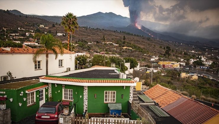Cumbre Vieja Yanardağı’nın lavları La Palma Adası’ndaki riskleri artırıyor