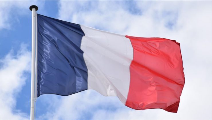 Fransa’da İslami semboller suç unsuru oldu