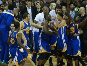 NBA’de Golden State Warriors 4’te 4 yaptı