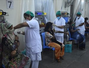 Hindistan’da 100 milyondan fazla kişi ikinci doz Kovid-19 aşısı yaptırmadı