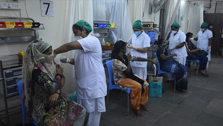 Hindistan’da 100 milyondan fazla kişi ikinci doz Kovid-19 aşısı yaptırmadı