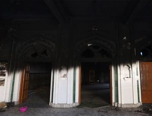 Hindistan’da çetelerin tahrip ettiği camiler onarılacak