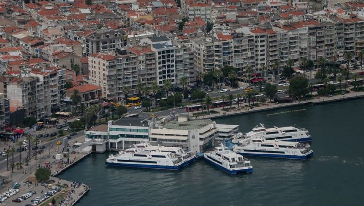 İzmir’deki vapur seferleri yeniden iptal edildi