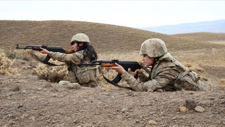 Kadın güvenlik korucuları ve jandarma timleri teröristlere geçit vermiyor