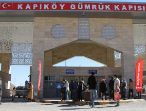 Tamamen açılan Kapıköy Gümrük Kapısı’nda İranlı turist hareketliliği