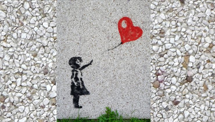 İngiliz sokak sanatçısı Banksy’nin parçalanan eseri 18,5 milyon sterline satıldı