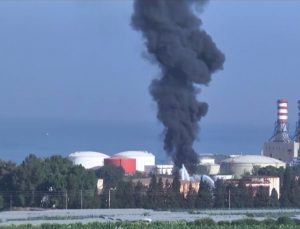 Lübnan’ın Zahrani petrol tesislerinde yangın