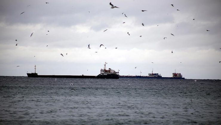 Poyraz Marmara Denizi’nde ulaşımı engeliyor