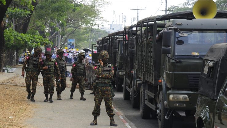 Myanmar’da ordunun 160’dan fazla binayı ateşe verdiği iddia edildi