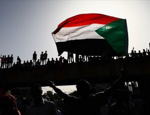 Sudan’da darbe girişimi sonrası halka sokağa inme çağrısı