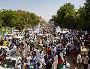 Sudan’da hükümet karşıtları süresiz oturma eylemi başlattı