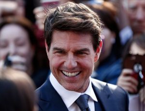 Tom Cruise, Görevimiz Tehlike için pilotluk derslerine başladı