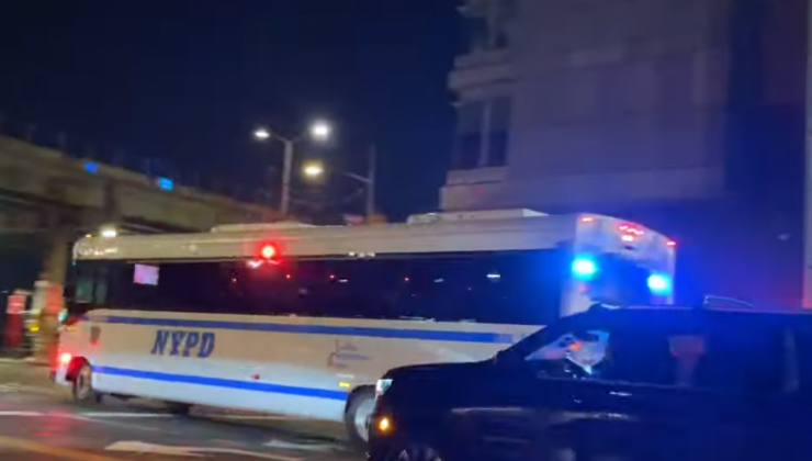 New York’da vurularak sokağa atılan adam öldü