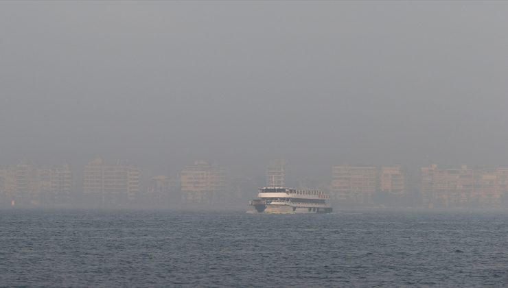 İzmir’de sis ulaşımı etkiliyor