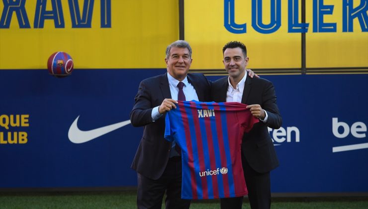 Barcelona, yeni teknik direktörü Xavi Hernandez’i tanıttı