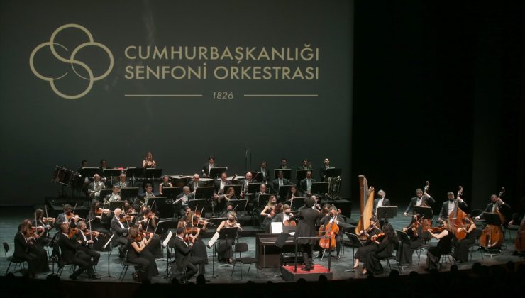 Cumhurbaşkanlığı Senfoni Orkestrası, AKM’de müzikseverlerle buluştu