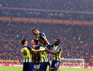 Tansiyonu yüksek derbide kazanan Fenerbahçe