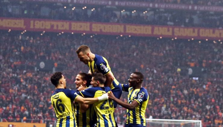 Tansiyonu yüksek derbide kazanan Fenerbahçe