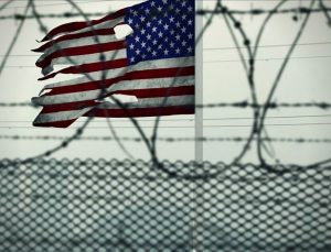 ABD hapishanelerinde gardiyanlar suç batağında