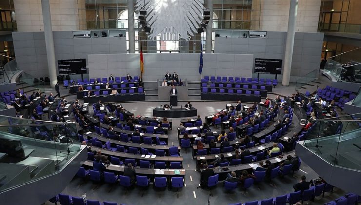 Almanya’da Federal Meclis’te yeni Kovid-19 önlemleri kabul edildi