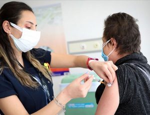 İki doz Kovid-19 aşısı olanların oranı yüzde 80’i geçti