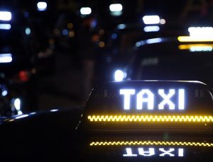 Brüksel’de Uber’in taksi uygulaması kapanacak