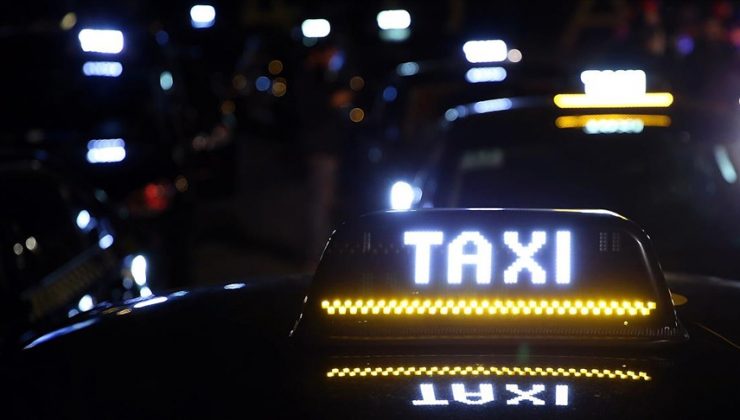 Brüksel’de Uber’in taksi uygulaması kapanacak