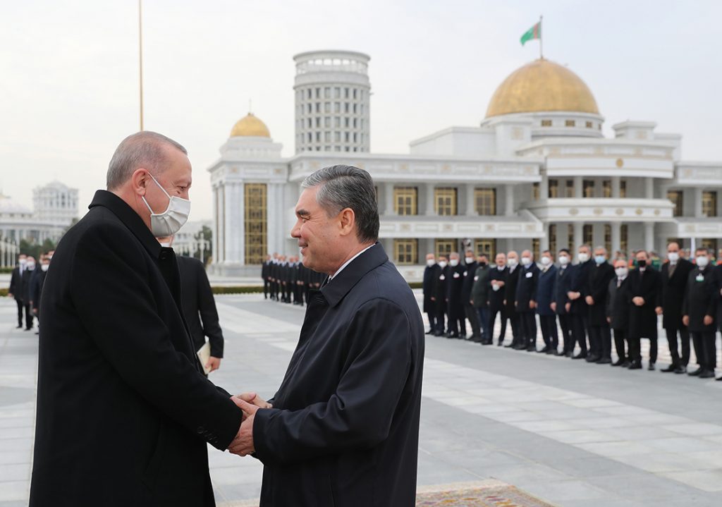 Bu görsel boş bir alt niteliğe sahip; dosya adı erdoganturkmenistankarsilama2-1024x719.jpg