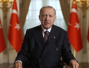 Cumhurbaşkanı Erdoğan, Kılıçdaroğlu’ndan kazandığı tazminatı burs olarak bağışladı