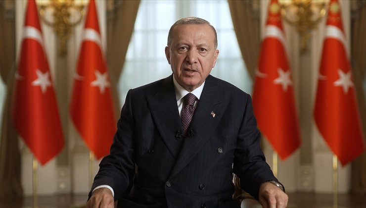 Cumhurbaşkanı Erdoğan, Kılıçdaroğlu’ndan kazandığı tazminatı burs olarak bağışladı